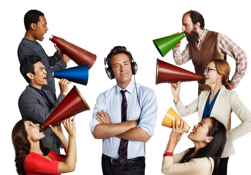 Matthew Perry é um viúvo que faz terapia de grupo em Go On | Warner/Divulgação