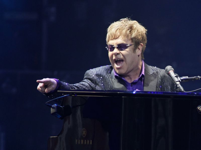 O cantor britânico Elton John | REUTERS/Gleb Garanich