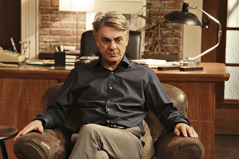 Zécarlos Machado se sai bem como o terapeuta Theo | Adalberto Pygmeu / Divulgação