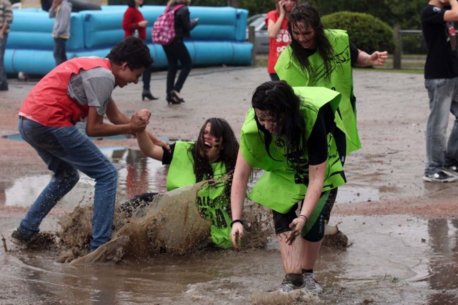 Festa com muita diversão na PUCPR |