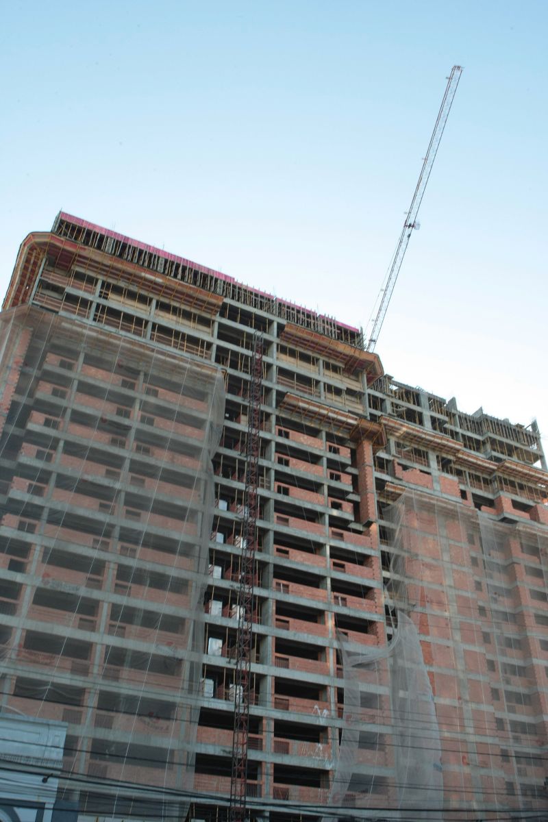 Construção em Curitiba. Mercado influenciou a arrecadação | Ivonaldo Alexandre / Gazeta do Povo