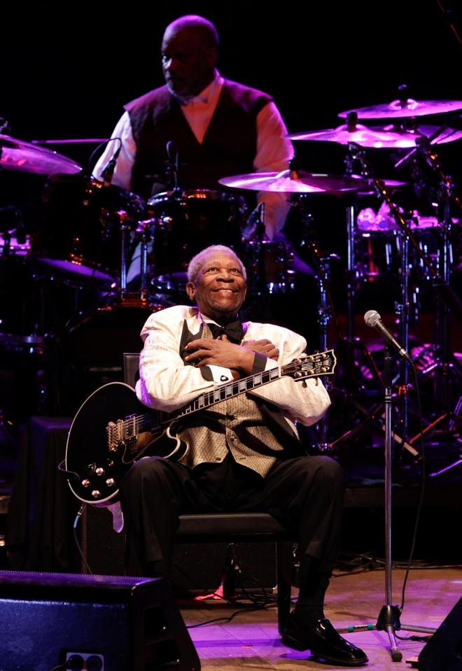B.B. King estava à vontade e feliz durante a apresentação. | 