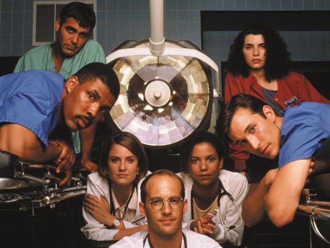 ER- Conhecida no Brasil como Plantão Médico, a série ganhou o gosto do público no início dos anos 1990 por mostrar o trabalho de médicos e enfermeiros em uma sala de emergência. Semana após semana, os personagens  cheios de complexidade  conciliavam os problemas pessoais com a vida estressante do hospital. | 