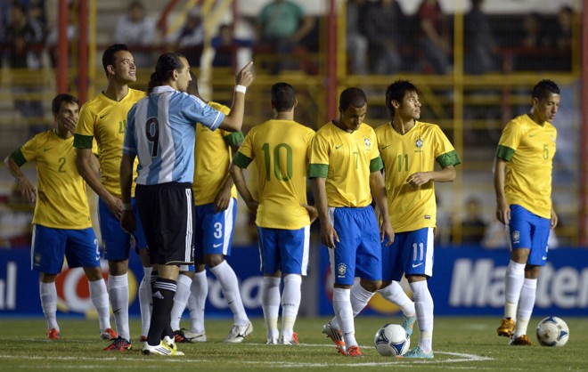 Conmbeol confirmou que haverá novo jogo entre Argentina e Brasil | afp