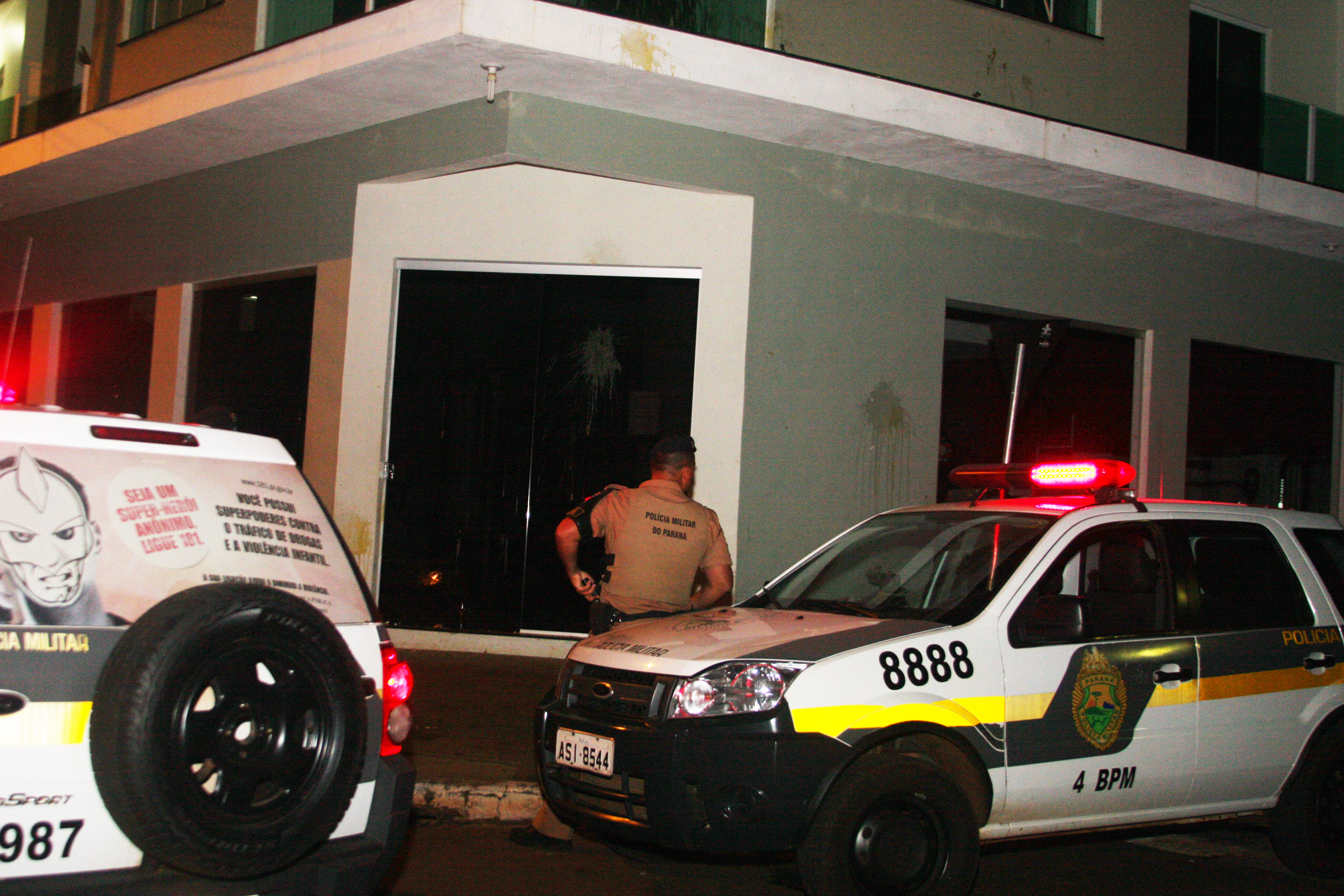 Casa da candidata petista foi alvo de rojões, pedras e ovos | Carlos Ohara/Gazeta do Povo