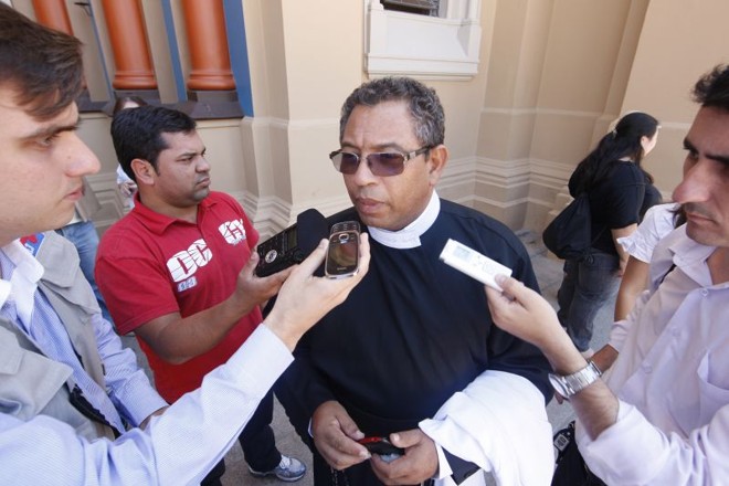 O irmão do jornalista, o padre Agenor Martins da Silva, relata que a família não sabe de nada além do que é publicado pela imprensa |