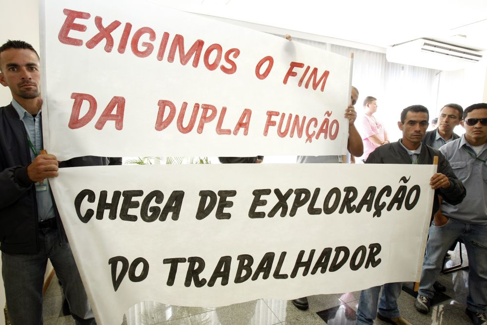 Motoristas e cobradores estiveram na Câmara Municipal para protestar pelo fim da dupla função | Henry Milleo/Agência de Notícias Gazeta do Povo