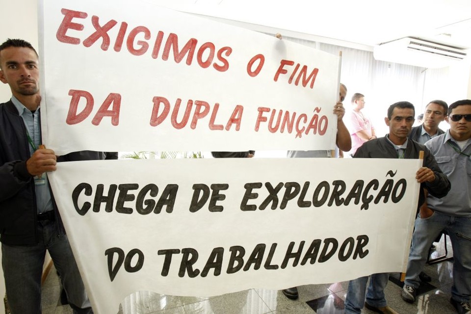 Motoristas e cobradores estiveram na Câmara Municipal para protestar pelo fim da dupla função | Henry Milleo/Agência de Notícias Gazeta do Povo