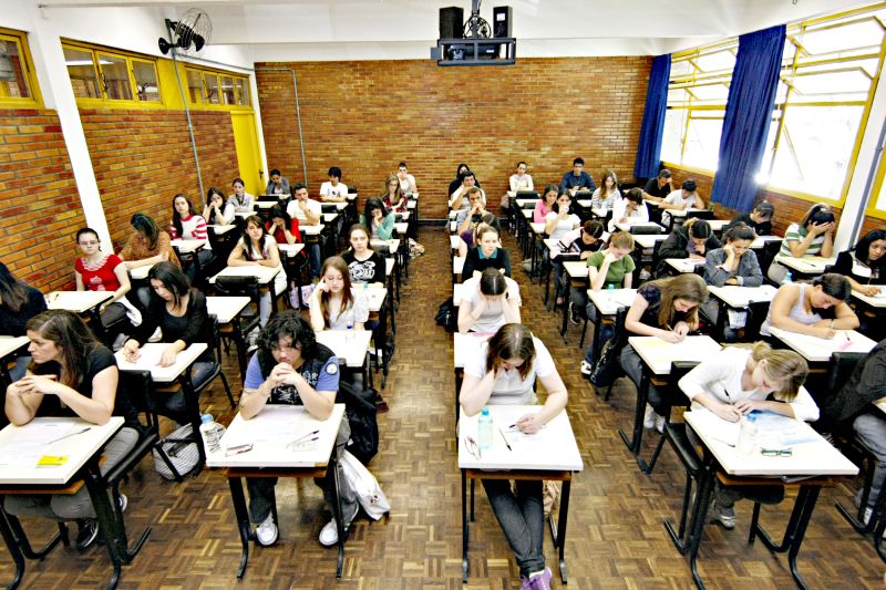 Em 2011, o Enem teve problemas com o vazamento de questões e com a correção da prova de Redação | Felipe Rosa/Gazeta do Povo