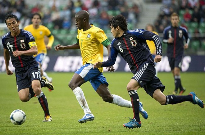 Ramires puxa contra-ataque do Brasil contra o Japão | 