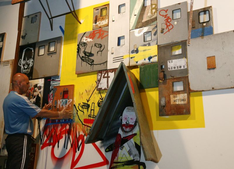 Desenhos, instalações, objetos e relevos integram a mostra | Felipe Rosa / Gazeta do Povo