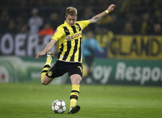 Reus arrisca chute de longe | 