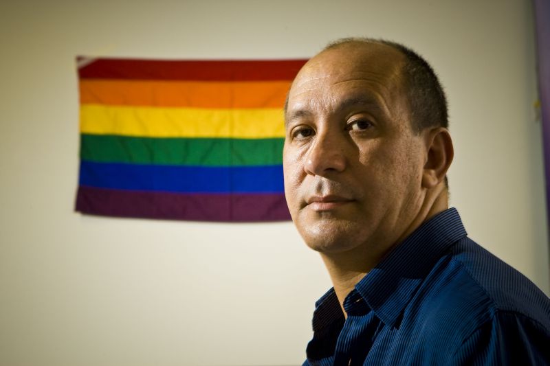"Estava acostumado a receber ligações, mas eram só homofóbicas, nunca com ameaça de morte e requintes de crueldade." Toni Reis, presidente da Associação Brasileira de Lésbicas, Gays, Bissexuais, Travestis e Transexuais (ABLGT). |