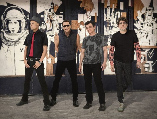 Sérgio Britto, Tony Bellotto, Paulo Miklos e Branco Mello recebem ex-colegas de grupo | Marcelo Tinoco/Divulgação