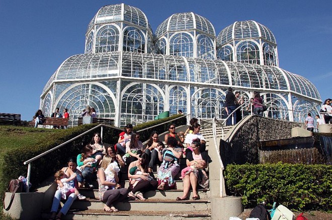 Um mamaço foi realizado no Jardim Botânico |
