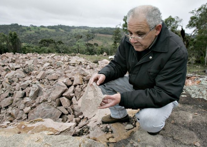 Luiz Godoy constatou que em alguns locais a Dose Anual de Radiação é de dois milisieverts, o dobro do recomendado | Josué Teixeira/Gazeta do Povo