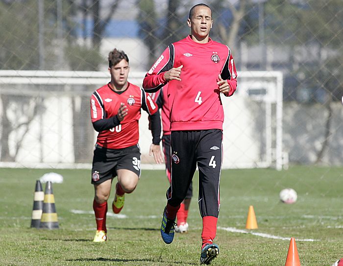 Tendência é de que Derley seja escalado para o lugar de João Paulo no Furacão | Marco Lima / Tribuna do Paraná