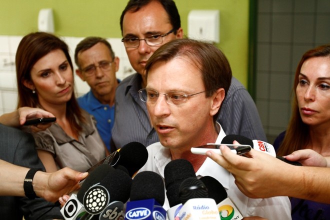 Alexandre Kireeff dá entrevista após votar no segundo turno em Londrina | 