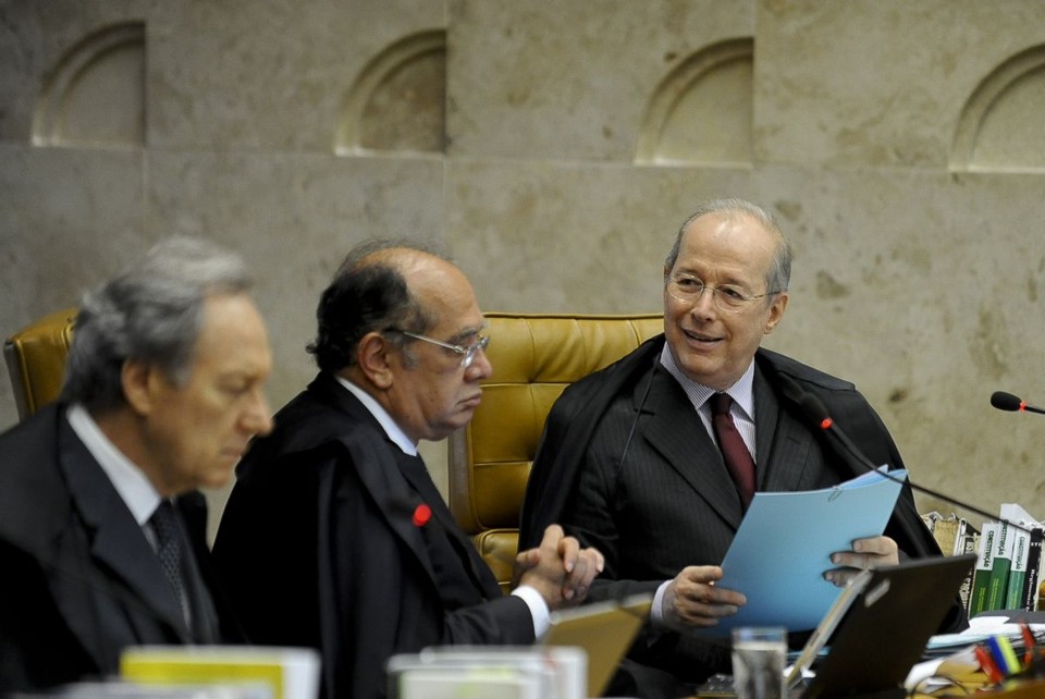 O ministro Celso de Mello (à direita) seguiu o relator e condenou a cúpula do PT no primeiro governo Lula no processo do mensalão | Fabio Rodrigues Pozzebom / Agência Brasil