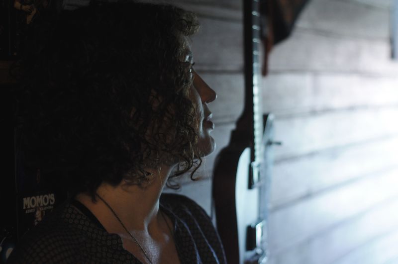 Ana Larousse: Canções de delicada poética que a encaminham para ser uma das grandes letristas brasileiras | Daniel Caron / Divulgação