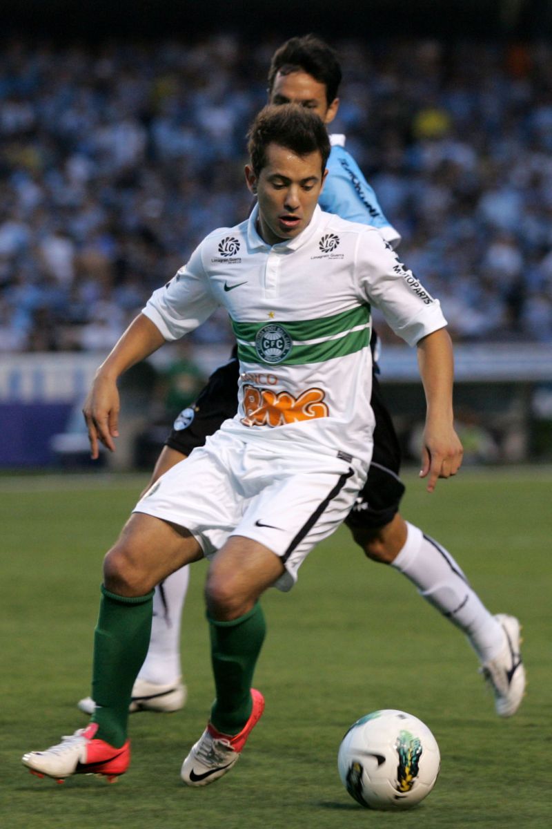 Éverton Ribeiro teve uma atuação apagada e perdeu uma chance de gol | Wesley Santos/ Futura Press