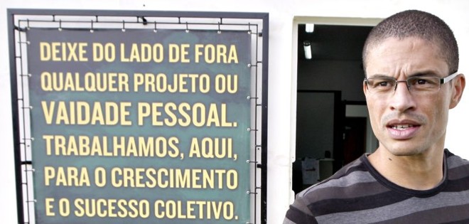 O Menino de Ouro alviverde chega para trabalhar no CT: humildade acima de tudo, promete |