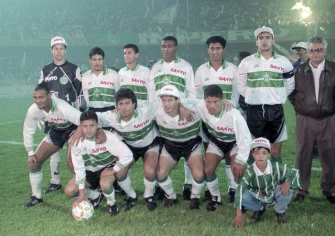 O jogo inesquecível  Em 13/13/1995, Alex comandou a vitória por 3 a 0 sobre o rival Atlético. A vitória  com um gol do camisa 10  garantiu a volta do Coritiba à Série A | 