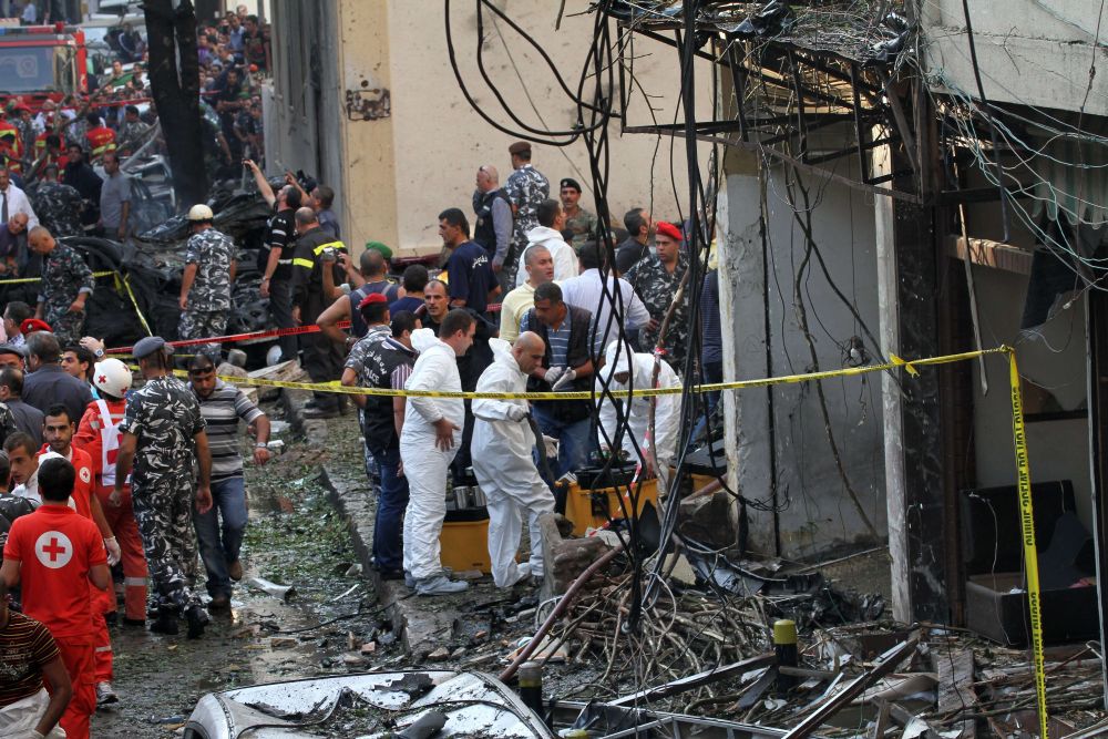 Prédio ficou destruído pelo ataque em Beirute | AFP Photo/Anwar Amro