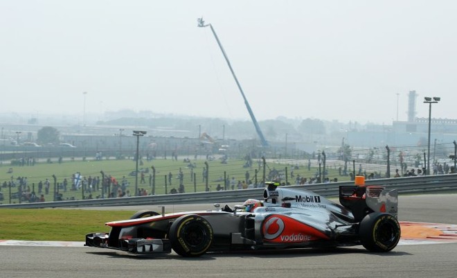 Lewis Hamilton (McLaren) larga em terceiro. | 