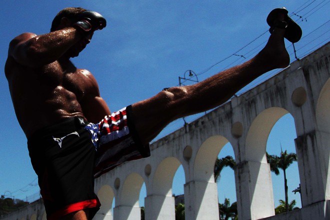 O lutador Anderson Silva, durante os treinos abertos do UFC Rio 3, realizados na manhã desta quarta, dia 10, nos Arcos da Lapa | 