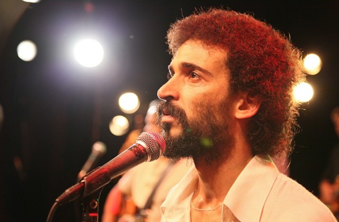 Filme mostra relação conturbada de Gonzaguinha com o pai |