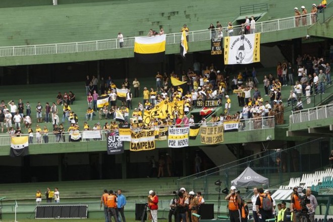 Torcedores da equipe catarinense também compareceram à partida | 