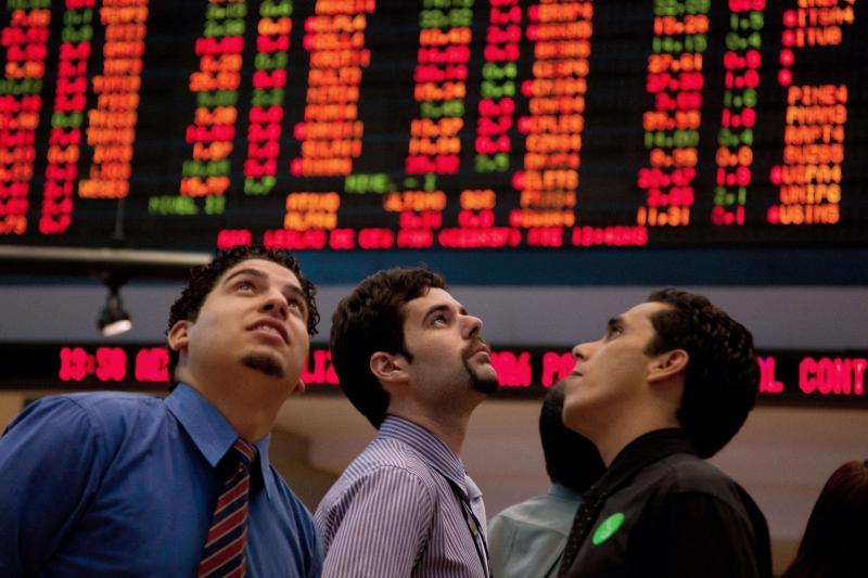 Visitantes na Bovespa. Rendimentos por lá andam difíceis | Yasuyoshi Chiba/AFP