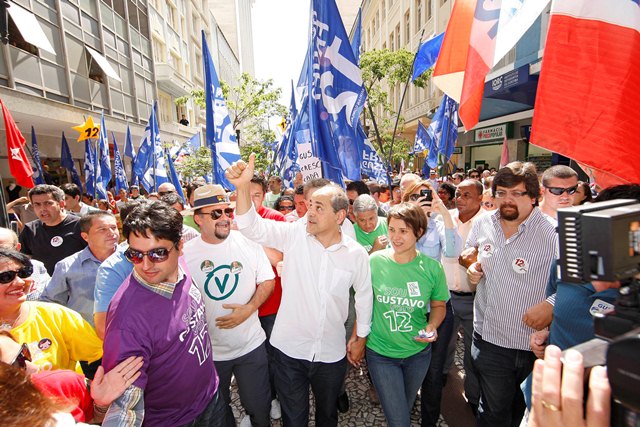 Fruet faz passeata no centro de Curitiba | Antonio More / Gazeta do Povo