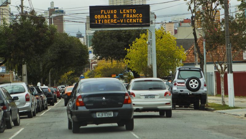 Mecanismo funcionará nos mesmos moldes do de Curitiba, que conta com painéis informativos | Antônio Costa/Gazeta do Povo