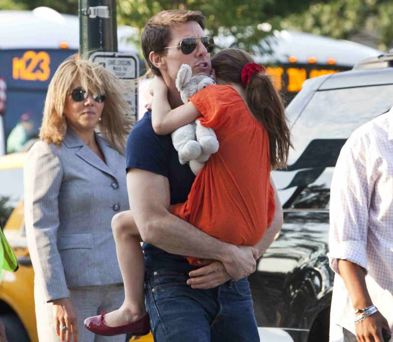 Foto de julho deste ano do ator Tom Cruise com a filha Suri | REUTERS/Andrew Burton