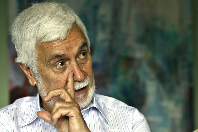 Independentemente das oportunidades que o mundo ofereça, a questão é como elaborar uma política de médio prazo para, simultaneamente, baixar os juros e baixar a inflação. -Edmar Bacha, economista | Rafael Andrade/ Folhapress