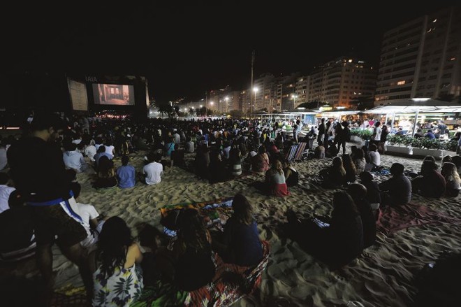 The Pleasure Garden, de 1926, foi restaurado pelo British Film Institute e exibido na praia |