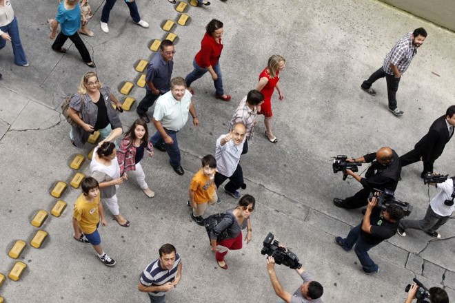 Gustavo Fruet (PDT) chega à Unicuritiba para votar |