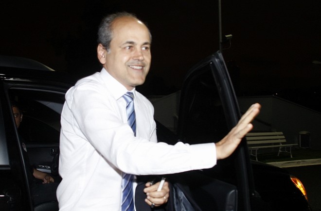 Gustavo Fruet chega para o último debate da campanha | 