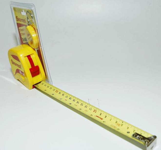 Trena: usada para medir áreas e cumprimentos. Trena: R$ 7 a R$ 63 (50 metros) |