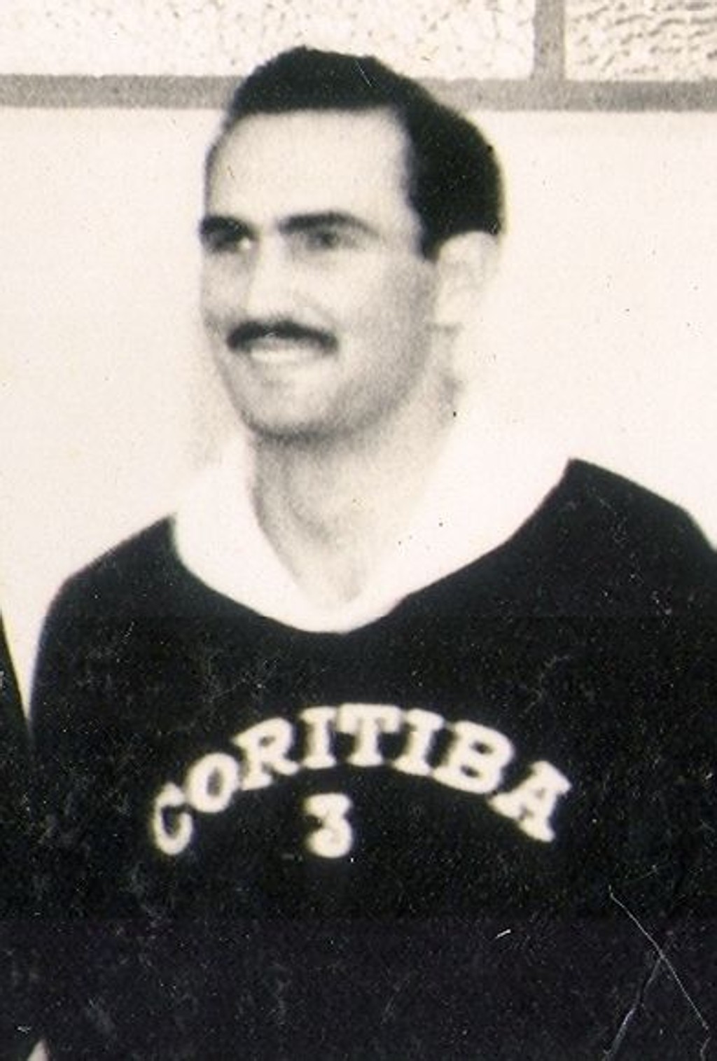Breyer, zagueiro coxa-branca