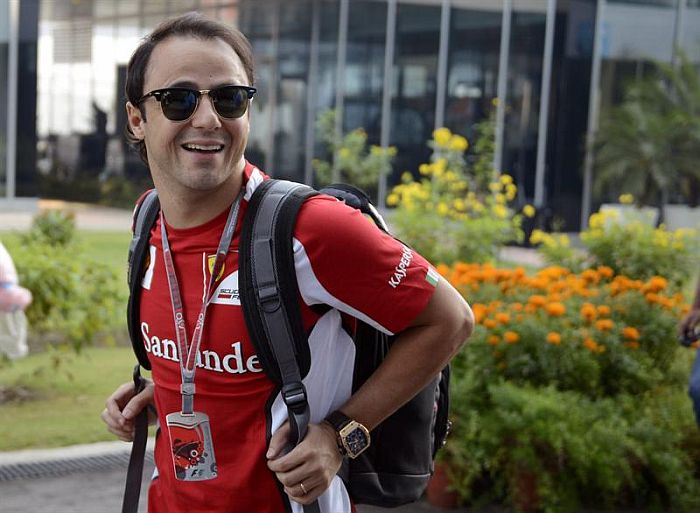Massa passeia pelo circuito de Buddh, na Índia: renovação de contrato com a Ferrari deu mais tranquilidade para o brasileiro pensar em 2013 | EFE