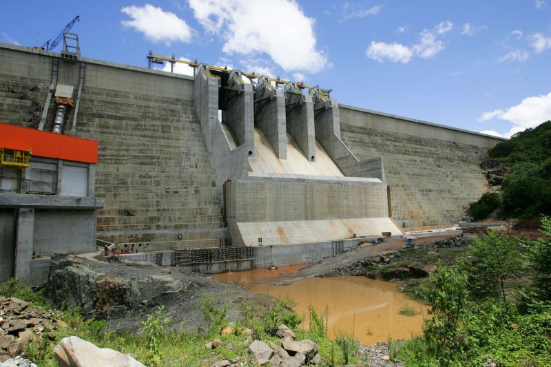 Antes do enchimento do lago, com as comportas fechadas... | Josué Teixeira/ Gazeta do Povo