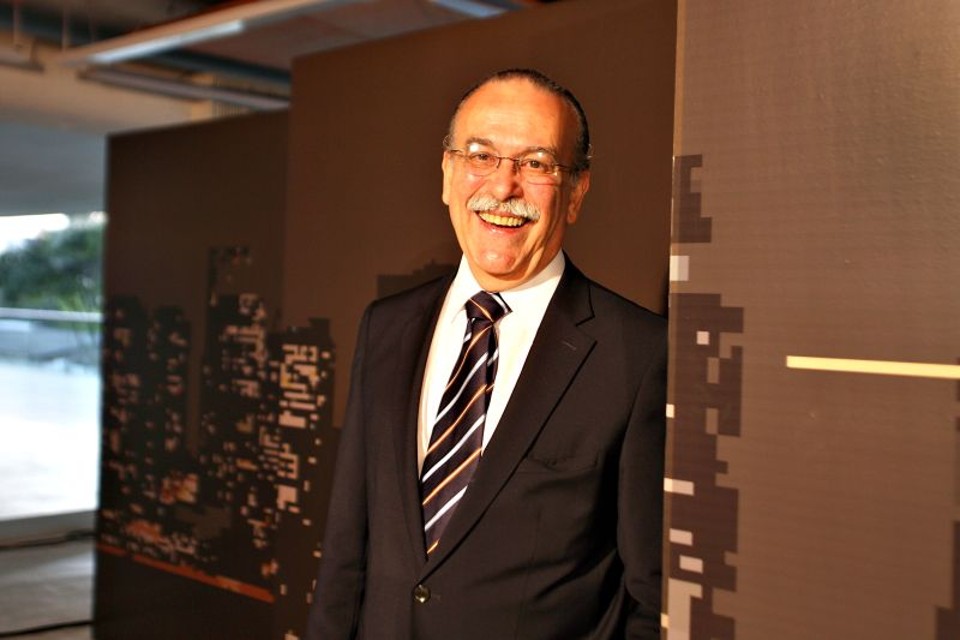 | Mauro Campos