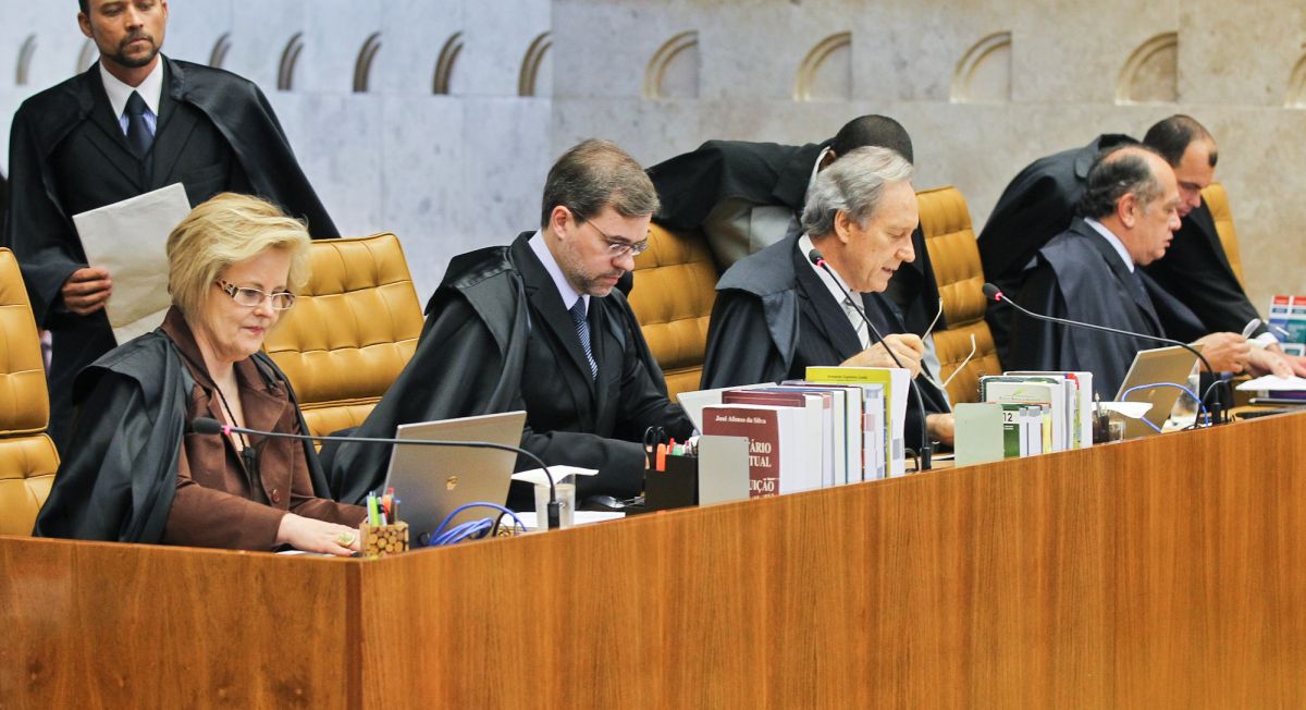 Maioria dos ministros do STF condenou o ex-ministro da Casa Civil no governo Lula, José Dirceu, por corrupção ativa. Para o Judiciário, ele foi responsável por comandar o repasse de dinheiro para partidos da base de apoio do governo no Congresso | Dorivan Marinho / Divulgação STF