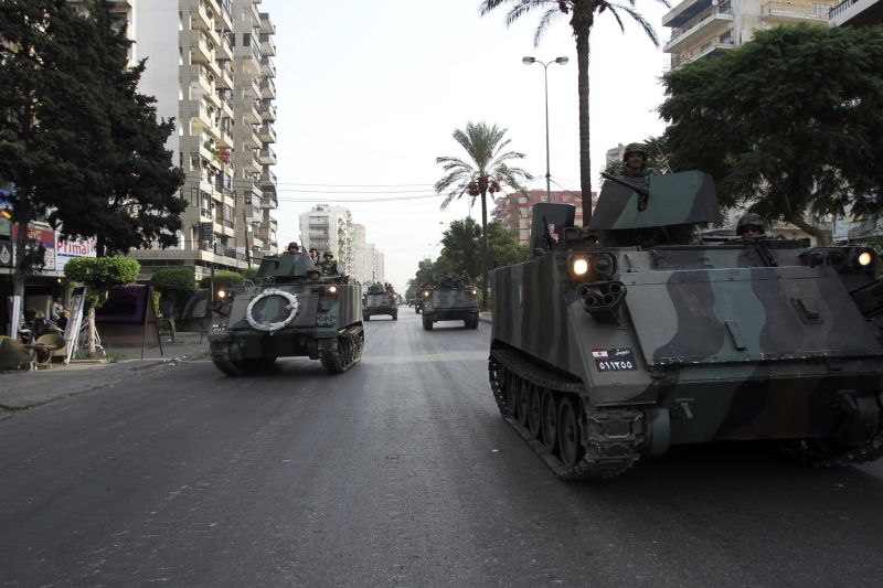 Tanques do exército libanês foram despachados para as ruas de Tripoli, no norte do país, após confrontos violentos do final de semana | Reuters/Omar Ibrahim