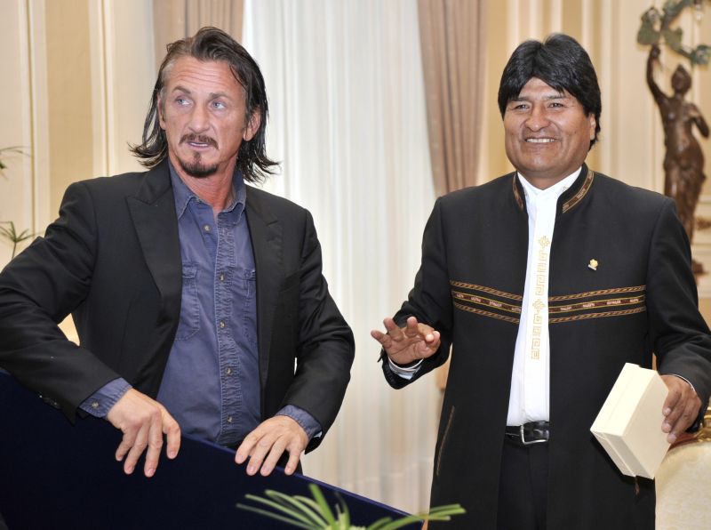 Ator Sean Penn com o presidente boliviano Evo Morales | Aizar Raldes/ AFP