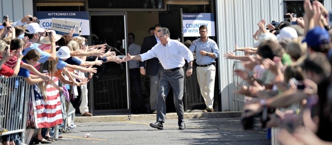 Em Abingdon, no estado da Virgínia, o republicano Romney realiza evento de campanha | Jewel Sawad/AFP