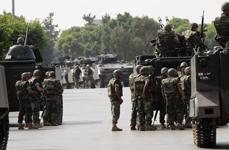 Soldados libaneses fazem patrulha em Beirute | Anwar Amro/ AFP